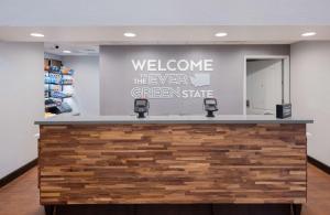 希尔顿西雅图/肯特汉普顿套房酒店大厅或接待区