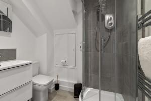 Ένα μπάνιο στο Centre Point Studio - Short Stays UK +11 φωτογραφίες