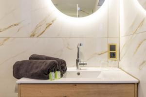 Koupelna v ubytování New Warm, Bed En Koffie Suite Tilburg