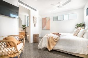 Ένα ή περισσότερα κρεβάτια σε δωμάτιο στο Solana - 5 Bedroom Luxury Beachside Escape in East Ballina +22 φωτογραφίες
