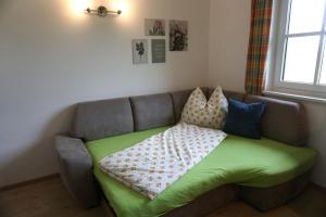 A seating area at Ferienwohnung Hausleitner