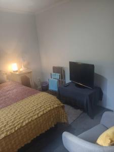 Postel nebo postele na pokoji v ubytování Double Room Free WIFI + 17 fotografií