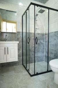 Koupelna v ubytování Inebolu Gardenya Hotel + 37 fotografií