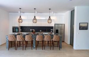 Köök või kööginurk majutusasutuses Villa Mara in Komarna by Villas Guide