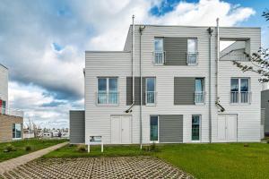 Das Gebäude in dem sich das Ferienhaus befindet