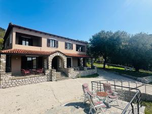 Ảnh trong thư viện ảnh của Panthoron Tzoumerka ở Vourgareli