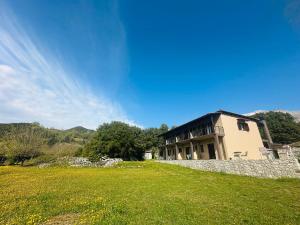 Ảnh trong thư viện ảnh của Panthoron Tzoumerka ở Vourgareli