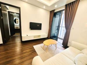 TV a/nebo společenská místnost v ubytování Hannah Homestay - Căn Hộ Xinh Có Hồ Bơi, BoardGame, 5p Đến Trung Tâm Mua Sắm