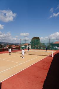 Tenis a/nebo squash v ubytování Penedo Village nebo okolí