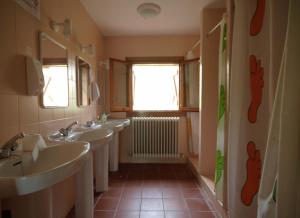 Koupelna v ubytování Albergue Casa Salinas