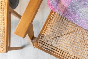 a close up of a wooden table with a metal object at Beach Lodge Beach Lodge Appartement 2 in Böhl
