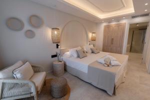 Кровать или кровати в номере PONTIANA Thalasso Hotel