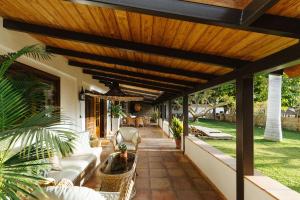 A garden outside Casa Jable Anne