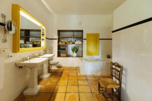 A bathroom at Casa Jable Anne