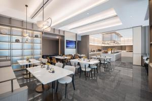 Η κουζίνα ή μικρή κουζίνα στο Atour Hotel Kunming Guandu Longhu Times Financial Center