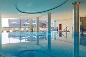 Bazén v ubytovaní Skiper Apartments & Golf Resort alebo v jeho blízkosti