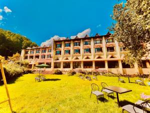 Sagar Resort - Best Selling Hotel near Mall Road Manali外面的花园