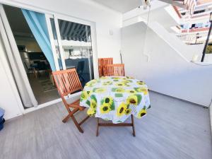Ein Sitzbereich in der Unterkunft flower apartment