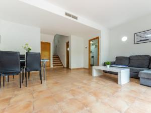 Posedenie v ubytovaní Holiday Home Zona Estival-2 by Interhome