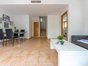 Posedenie v ubytovaní Holiday Home Zona Estival-2 by Interhome