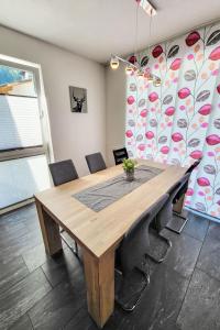 Zona business o sala conferenze di Apartment Tschiderer by Interhome