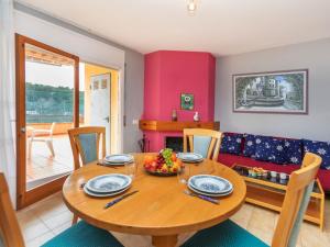 Posezení v ubytování Apartment Del Lago by Interhome
