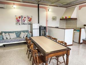 Kuchyňa alebo kuchynka v ubytovaní Holiday Home Il Cavaliere by Interhome + 26 fotografií