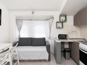 Η κουζίνα ή μικρή κουζίνα στο Apartment Mia-2 by Interhome