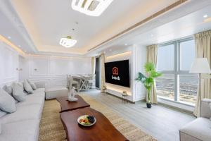 Fotografie z fotogalerie ubytování Livbnb Suite - 3BHK with Sea and Palm Views v Dubaji