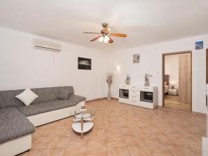 Χώρος καθιστικού στο Apartment Mia-1 by Interhome