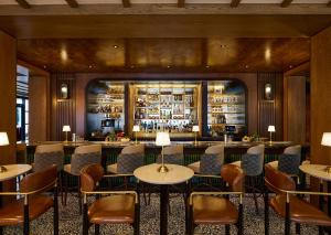 Lounge nebo bar v ubytování Canal House of Georgetown a Tribute Portfolio Hotel Georgetown, Washington D.C.