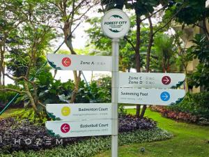 2BR2B Hozem JB0806 Apartment Forest City外面的花园