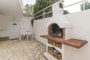 Fotografie z fotogalerie ubytování Pet Friendly Escape Njivice v destinaci Njivice