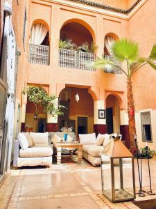 Istumisnurk majutusasutuses Exclusive and stylish 4-bedroom Riad with plunge pool
