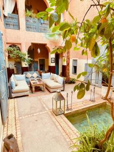 Bassein majutusasutuses Exclusive and stylish 4-bedroom Riad with plunge pool või selle lähedal