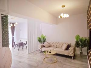 Khu vực ghế ngồi tại Bella's House +1 ảnh