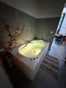 A bathroom at Cammileddi mini suite