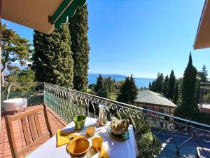 Gallery image of D1MORA LagoBlu - private beach and lake view in Toscolano Maderno