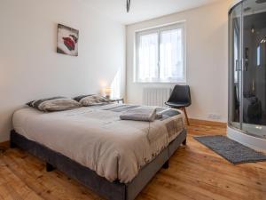 Postel nebo postele na pokoji v ubytování Holiday Home La maison du phare by Interhome + 19 fotografií