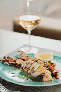 Afbeelding uit fotogalerij van Apartamentos Honorio - Pool and Garden in Vilamoura +181 foto's