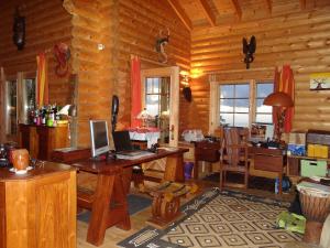 Restaurace v ubytování Le Chalet de la Fontaine Saint Leu