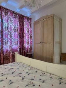 Un pat sau paturi într-o cameră la Apartment DB