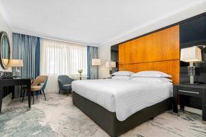 Voodi või voodid majutusasutuse The Galmont Hotel & Spa toas