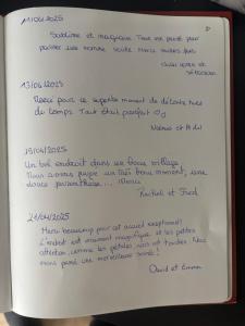 a letter from a man complaining about his handwriting at Le loft en bulles in Saint-Maurin