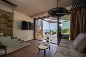 A seating area at Ilvy Suites Sivota