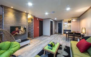 Soleiview Spa Pension and Resort的休息区