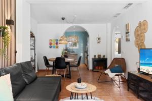 Posezení v ubytování Beachfront Calahonda apartment by Costarentals - Ref 89