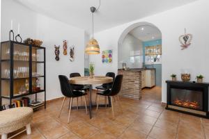 Posezení v ubytování Beachfront Calahonda apartment by Costarentals - Ref 89