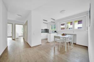 Kuchyň nebo kuchyňský kout v ubytování PEARL09 Appartement spacieux près de Bienne 2D