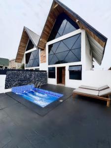 Bazén v ubytování AVISTA Beach Resort Lekki Lagos nebo v jeho okolí